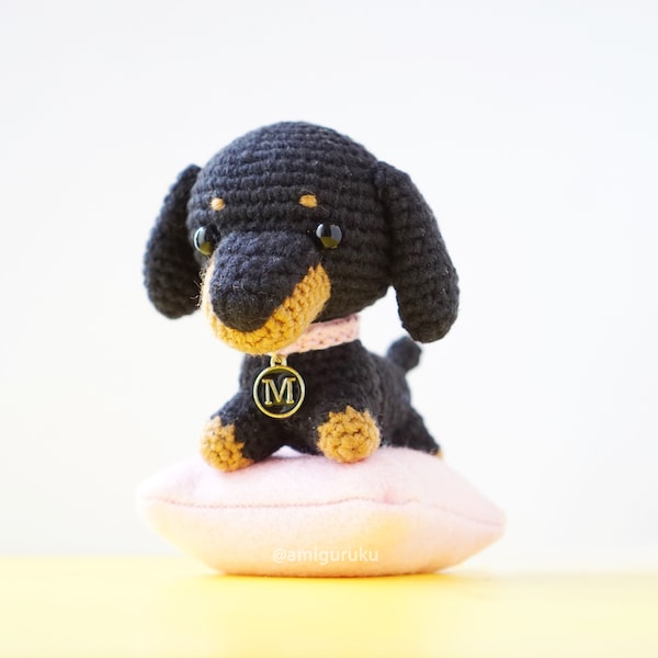 Crochet Pattern of Cute Dachshund Dog (Teckel) Amigurumi Doll/ Plushie/ Bagcharm (PDF)