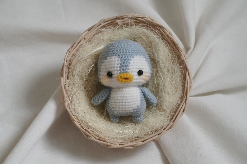 Crochet Pattern of The Lost Baby Penguin Amigurumi/ Plushie Doll/ Bagcharm PDF zdjęcie 2