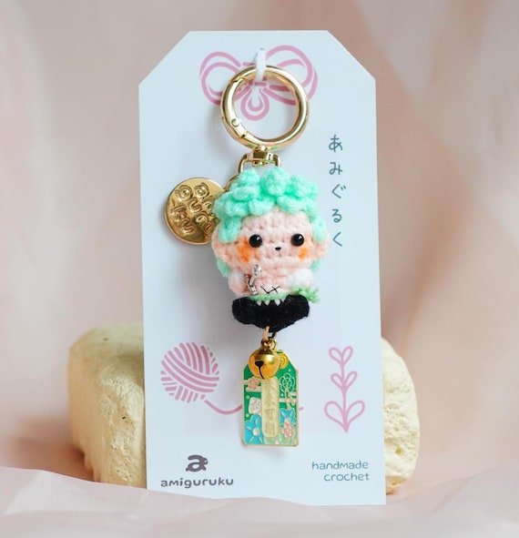 ミニかぎ針編みあみぐるみキーホルダー 緑髪剣士（実物キーホルダー