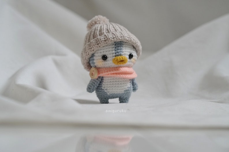 Crochet Pattern of The Lost Baby Penguin Amigurumi/ Plushie Doll/ Bagcharm PDF zdjęcie 4