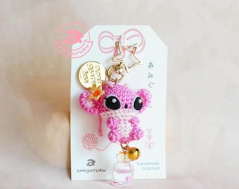 Amigurumi de extraterrestre rosa de ganchillo (Llaveros reales)