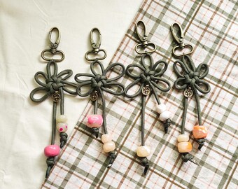 Flower Knot Paracord Beaded Bag Charm – Handmade Brass Accessory Keychain for Bags, Backpacks, Purse & Keys