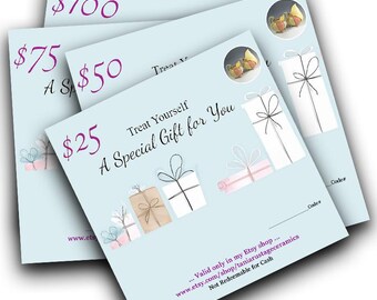 Può includere: Diversi buoni regalo azzurri con valori di 25 €, 50 €, 75 € e 100 €. I buoni presentano illustrazioni di scatole regalo e il testo "Treat Yourself, A Special Gift for You."