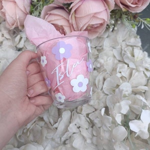 Daisy flower glass mug // mothers day gift idea, boho gift, coffee mug, floral mug, tea mug, boho mug, personalised gift for her