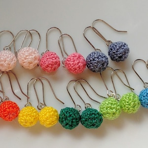 All&#39;uncinetto orecchini palla / palla goccia orecchini / penzolare palla / uncinetto Orecchini / Handmade orecchini