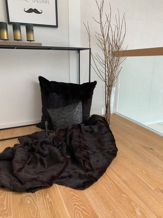 Tagesdecke Kaninchen dunkelbraun Kuscheldecke Plaid Fell Rabbit Felldecke weich und kuschelig wärmend