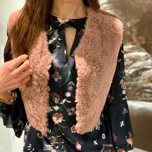 Fur vest made of pink lambskin - from Hohenstein - women