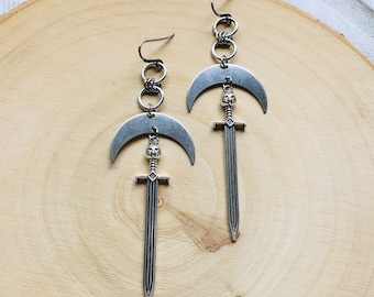 Pendientes de espada, pendientes góticos, pendientes punk, pendientes de bruja, regalo de cumpleaños único para niña, joyas celestiales, regalos de bruja para mujeres, lunas