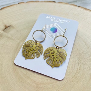 Monstera Earrings, Tropical Plant Earrings, Vacation Jewelry, Brass Dangle Earrings, Anniversary Gift Wife, Bridesmaid Jewelry