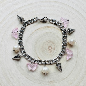 Bracelet chaîne pointes : Bracelet punk gothique en acier inoxydable avec papillon et perle