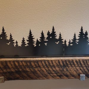 Repisa de chimenea, arte de repisa, repisa de bosque, repisa de metal, repisa con temática de naturaleza, arte forestal, arte en metal, arte de acero, arte rústico
