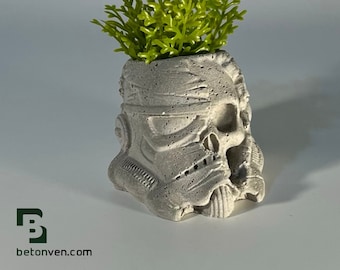 Storm Trooper Skull Concrete Planter - Death Trooper -  Star Wars Gift - Dead Trooper - Figurines Planters - Home Decor - Geek Gift