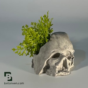 DARTH VADER melted PLANTER - Concrete Plant Pot - Vader Plant Holder - Star Wars Gift - Indoor Plant Pot - Figurines Planters - Geek Gift