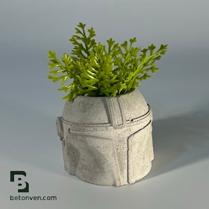 Star Wars - Mandalorian Concrete Planter - Face Planter Pot - Concrete Star War Planter - Star Wars gift - Geek Gift