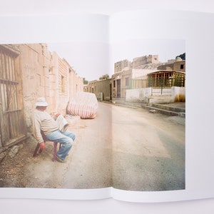 28 Street Photography Magazine with photos taken in the ancient city of Cairo Bild 5