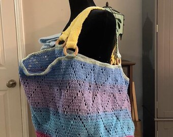 Bolso de playa de algodón tejido a mano a ganchillo - Degradado, asa de aro de madera