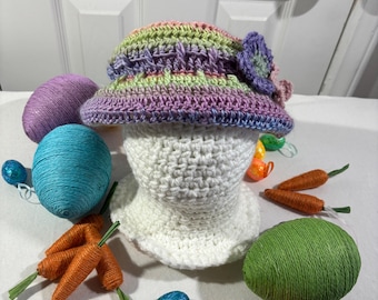 Sombrero de pescador arcoíris de crochet suave para niños pequeños