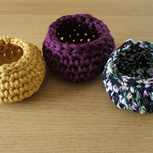 Basket, basket, empty pocket crochet mustard yellow color