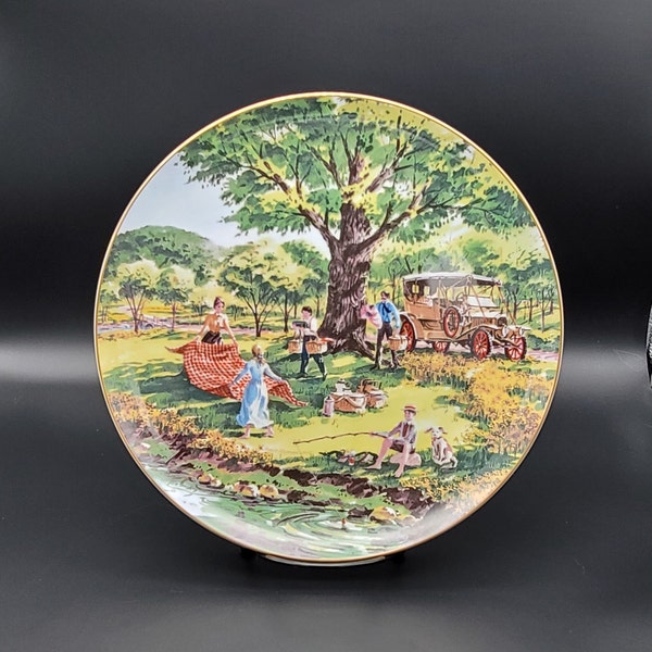 10.5 Inch Land of the Free Plate Collection July A Family Picnic The Collectors StudioMade in Japan pre-2000