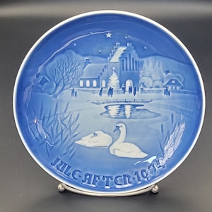 Bing & Grondahl Christmas Plate: Denmark Village Scene, 1974