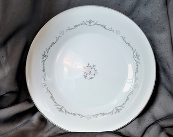 Dinner Plate Signature Collection Select Fine China Petite Bouquet Japan Vintage 1980&#39;s