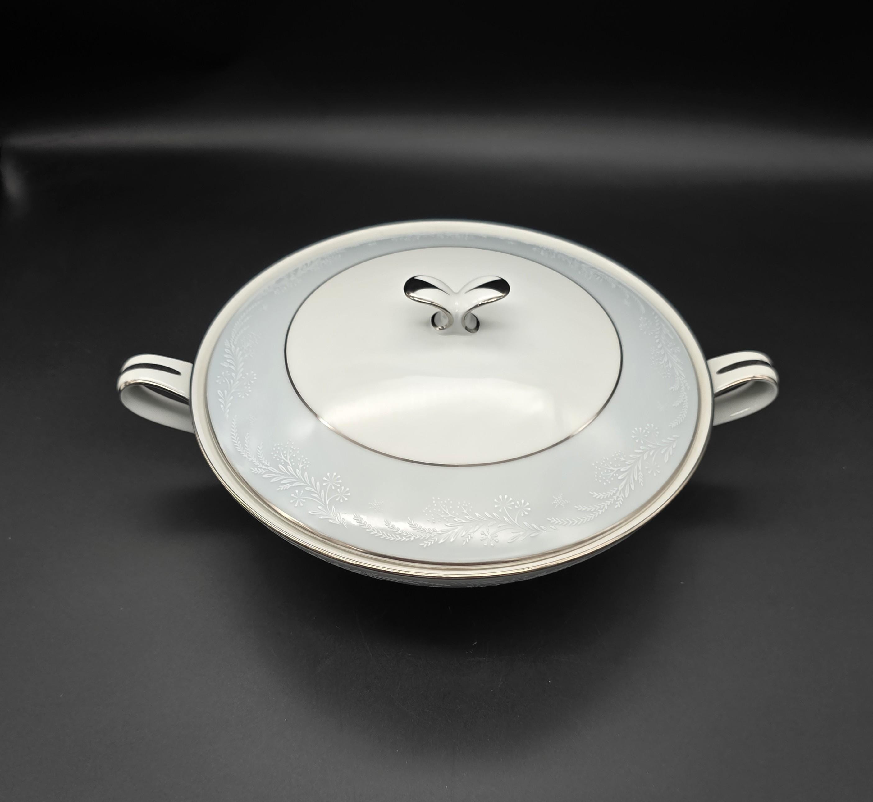 Vintage Round Covered Vegetable Bowl, Noritake, Laureate 5651