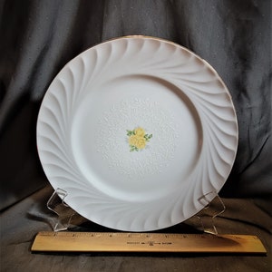 Dinner Plate Bristol Porcelain Bridal Bouquet S-5004 Made in Japan Vintage pre 2000