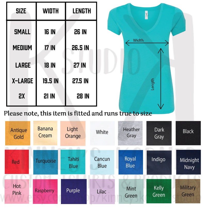Pu&ograve; includere: Una tabella delle taglie per una maglietta a collo a V aderente con misure in pollici. La tabella mostra la larghezza e la lunghezza della maglietta in diverse taglie: small, medium, large, x-large e 2x. La tabella include anche una tabella dei colori con vari colori, tra cui oro antico, crema di banana, arancio chiaro, bianco, grigio melange, grigio scuro, nero, rosso, turchese, blu Tahiti, blu Cancun, blu reale, indaco, blu notte, rosa acceso, lampone, viola, lilla, verde menta, verde Kelly e verde militare.