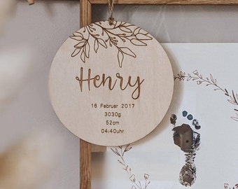 Personalisiertes Namensschild aus Holz / Taufgeschenk für Patenkind / Geburtgeschenk für Baby / holzwimpel graviert mit Name