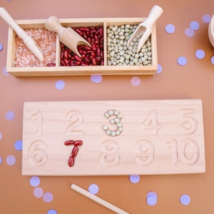 Tabellone numeri Montessori | Numeri in legno Montessori | Supporto per l'apprendimento Montessori tavola di legno | Vassoio scolastico Montessori | Bambini montessoriani