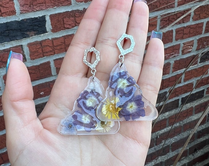 Pressed flower resin Taino earrings