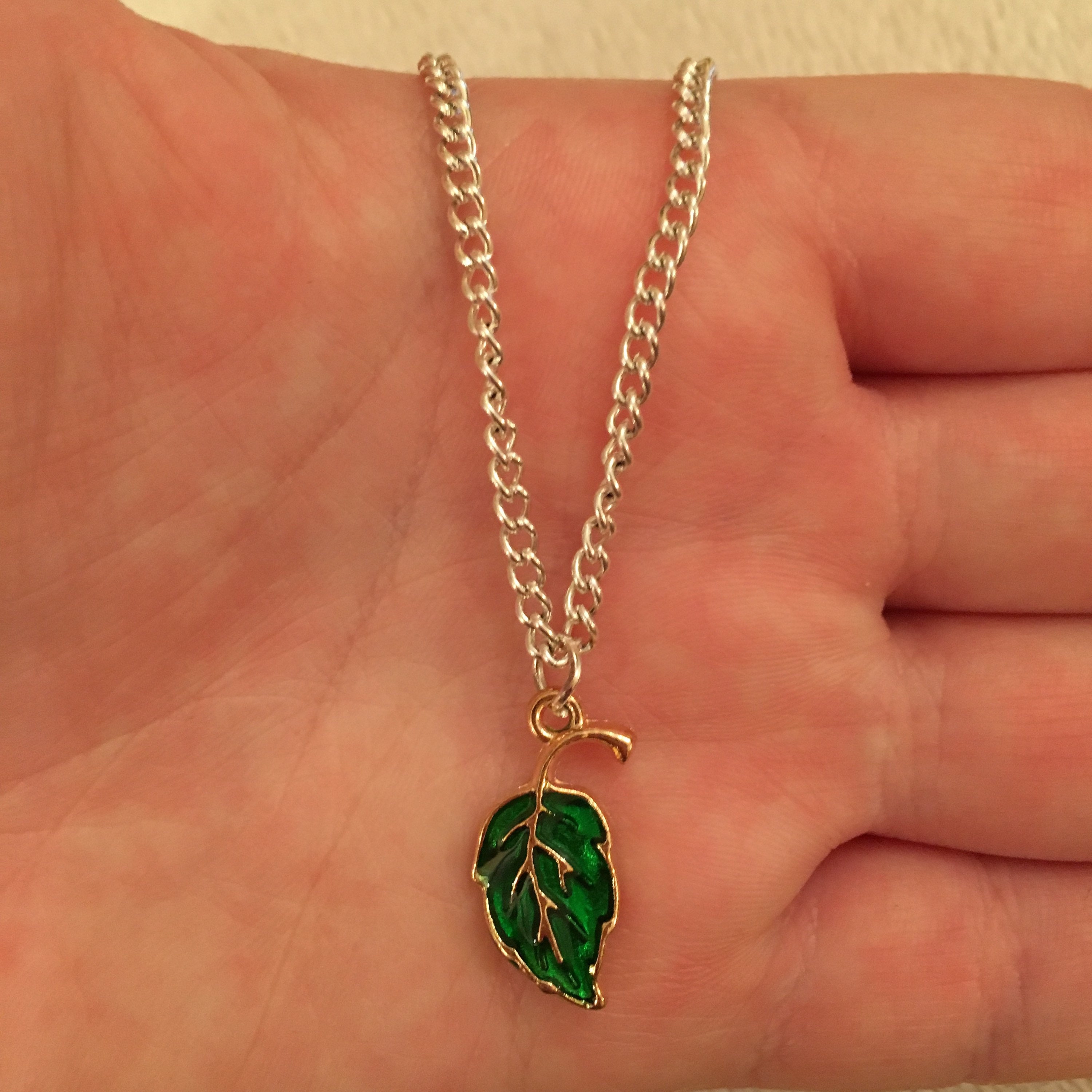 Green leaf pendant best sale