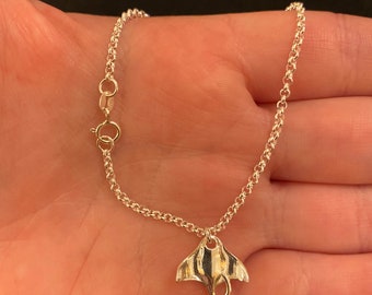 Sterling silver bracelet with manta ray charm, sterling silver manta ray bracelet, sterling silver manta ray jewellery