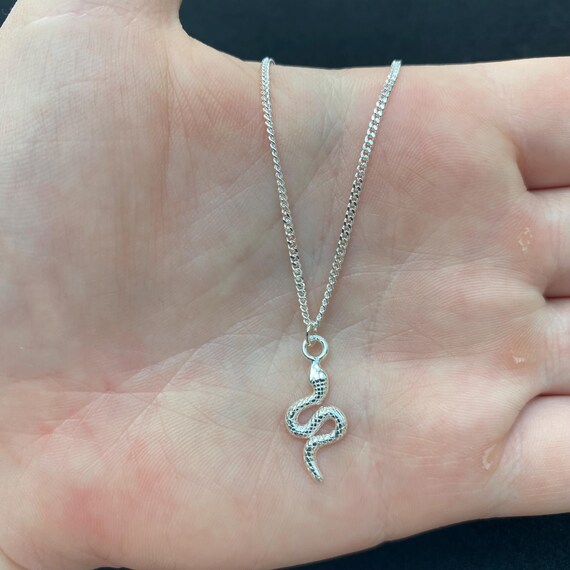 特別値下げ☆匿名配送☆ハンドメイドシルバー 琥珀ペンダント 925チェーン付 琥珀スネークハンドメイドシルバーペンダントトップシルバーチェーン