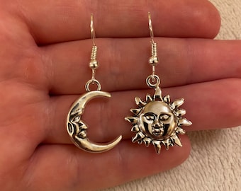 【HYERES LOR】25SS★ Champagne Moon SL Duo Shine Earrings HYERES LOR】25SS☆ Champagne Moon SL Duo Shine Earrings