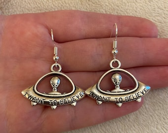Silver Alien UFO Earrings: 'I Want to Believe' Dangle Earrings