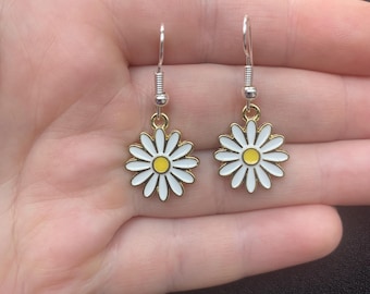 Silver dangle/ drop earrings with daisy charms, daisy earrings, flower earrings, daisy jewellery, flower jewellery