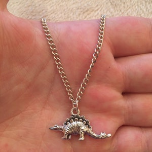 Silber Halskette mit Dinosaurier Anhänger, Dinosaurier silber, Dinosaurier Schmuck, Tier Schmuck, Strumpffüller