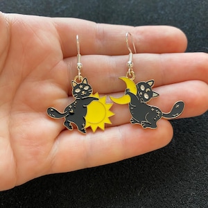 Boucles d&#39;oreilles pendantes/pendantes en argent avec breloques chat céleste, boucles d&#39;oreilles chat, boucles d&#39;oreilles lune, boucles d&#39;oreilles soleil
