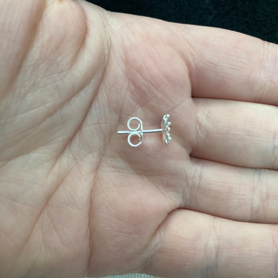 ピアス STONEHENgE Silver Daisy One Touch Earrings STONEHENgE】Silver Daisy Flower One Touch Earrings K1838