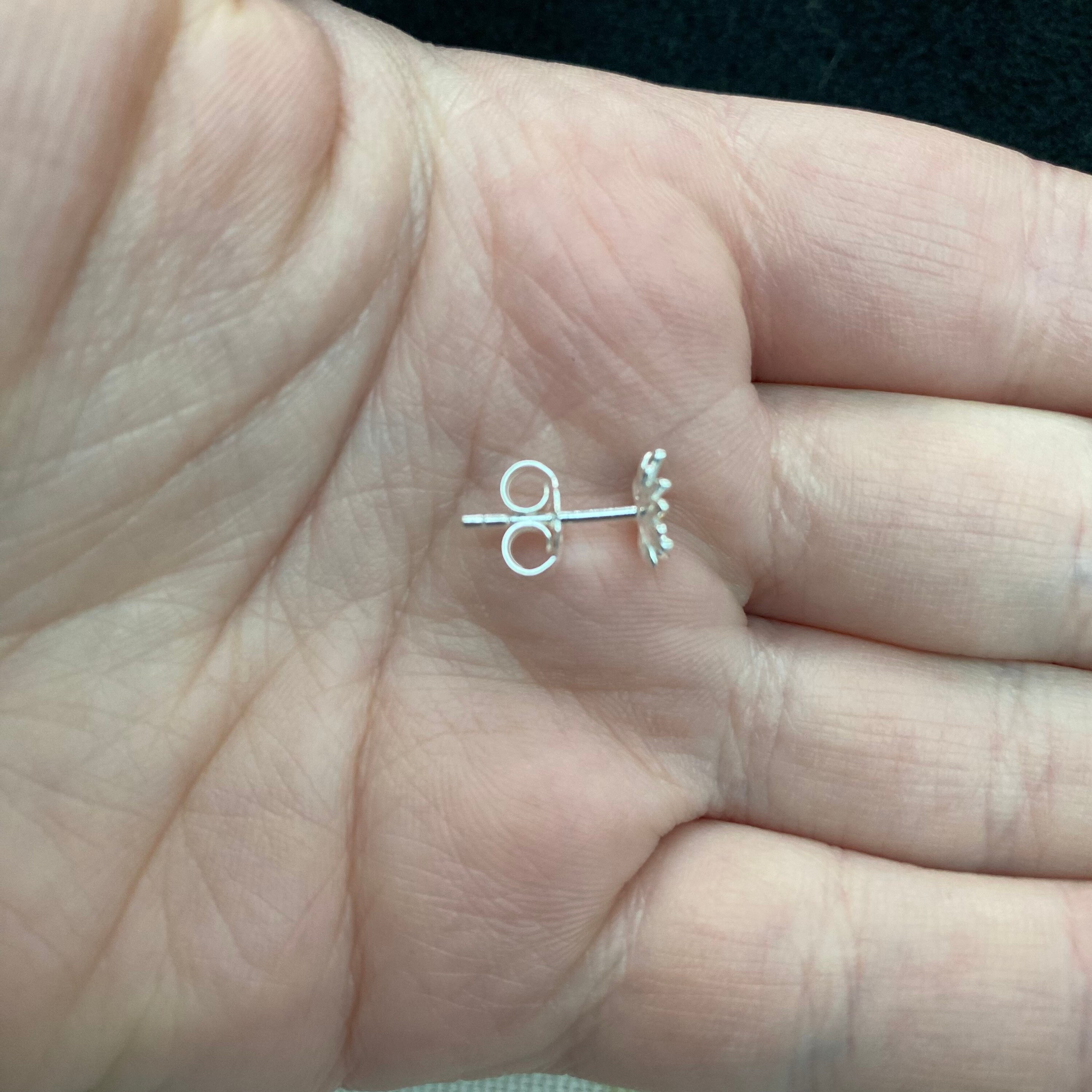 [STONE HENgE] 925 Silver☆Silver Daisy One-touch Earrings Authentic 100% 925 Sterling Silver Darling Daisies Stud