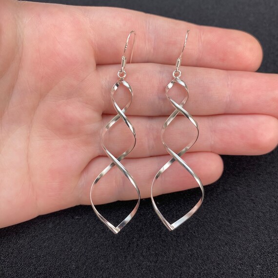 Hollywood Body Jewelry Twisted Tail Hanger Dangle Earrings – Surgical Steel, Silver