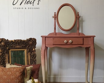 VENDIDO-- Pink Mirror Vanity - Ombre' Vanity - Muebles Pintados - Dos Tonos - Muebles Angustiados