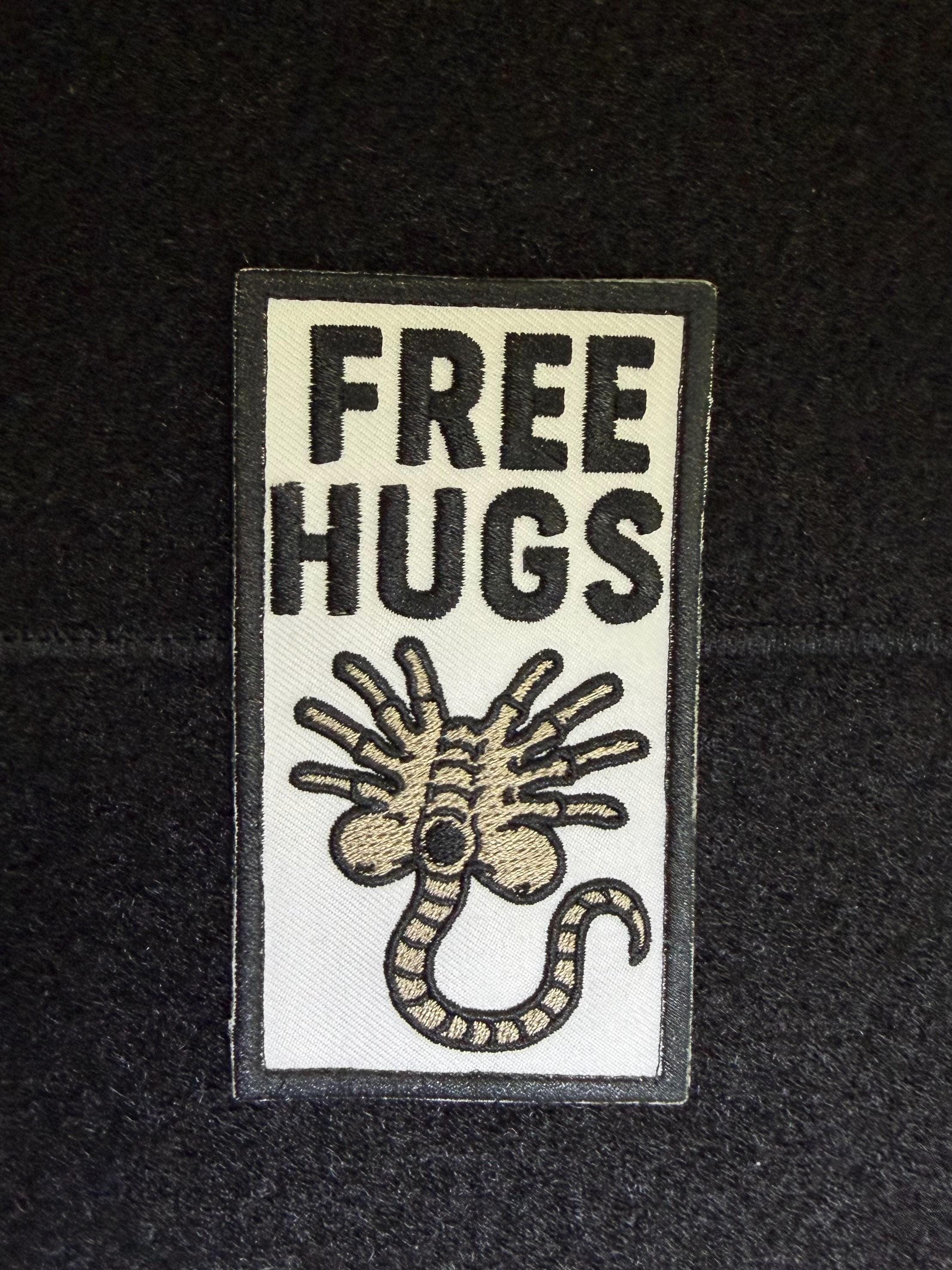 Free hugs facehugger - Etsy 日本