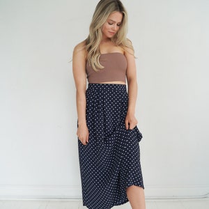 Saia maxi vintage azul marinho bolinhas // saia longa // tamanho pequeno, médio