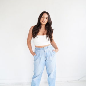 Perfect High-Waisted Wide-Leg Tapered 80s Light Wash Blue Denim Jeans with Pleats, Zipper Fly Size MEDIUM image 3