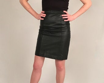 Vintage Black Leather Pencil Skirt // Fitted Knee Length Skirt //  Size Small