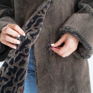 Holt Renfrew Faux Fur Oversized Brown Teddy Bear Coat Warm Winter Jacket Size Medium image 9