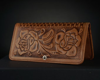 Vintage Tooled Floral Design Leather Wallet / Billfold / Medium size