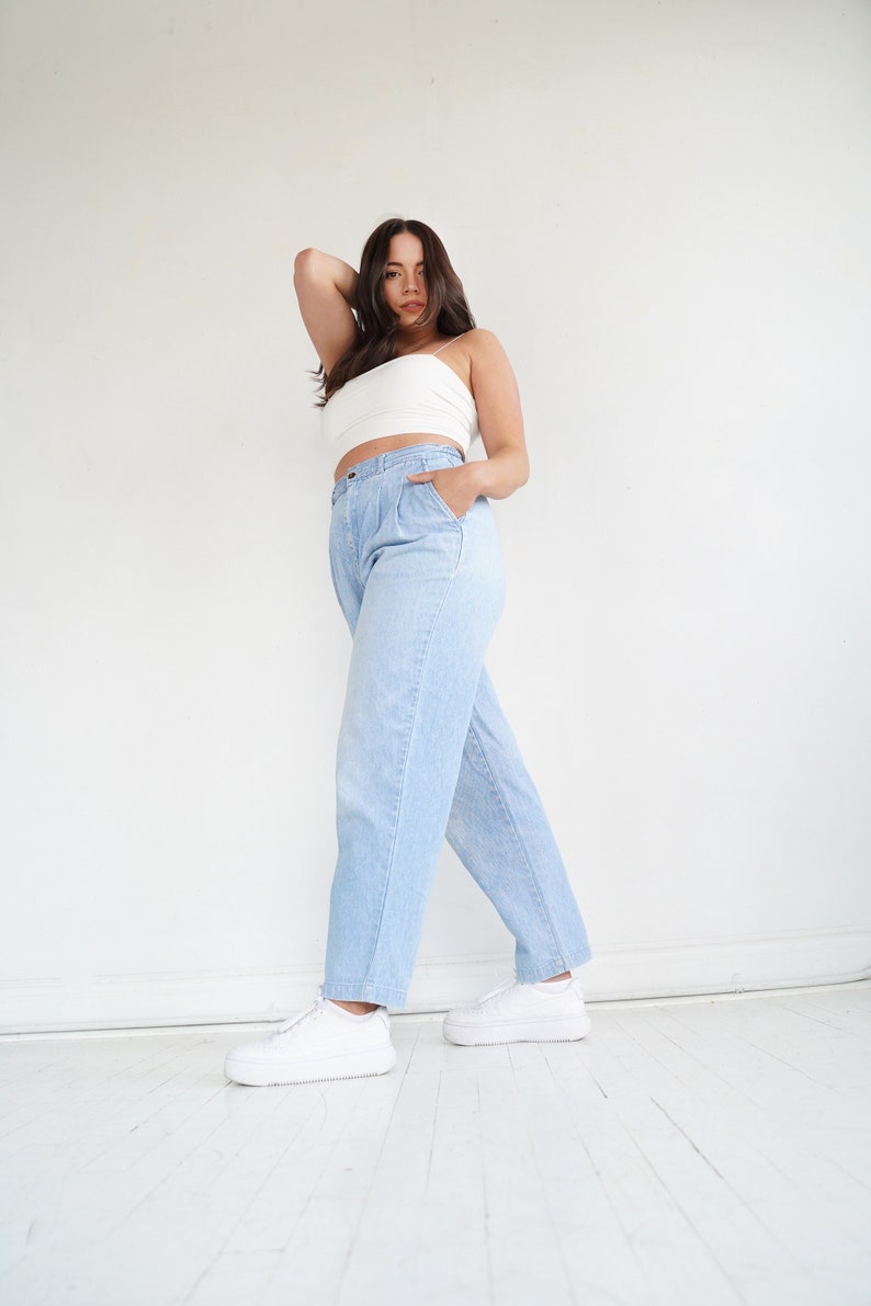 Perfect High-Waisted Wide-Leg Tapered 80s Light Wash Blue Denim Jeans with Pleats, Zipper Fly Size MEDIUM image 1
